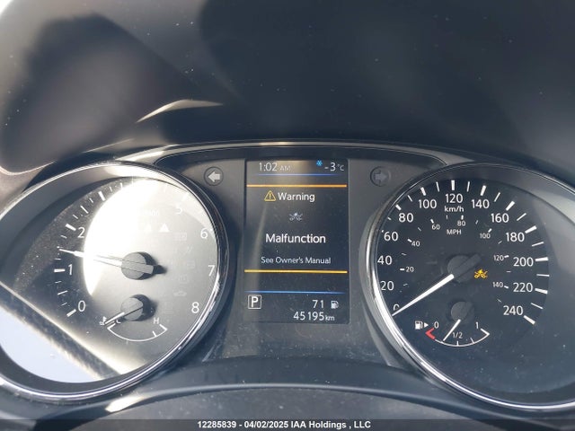 JN1BJ1BWOPW101272 Nissan Qashqai Sv