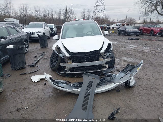 Tesla Model Y 2022 7SAYGDEE1NF330266 Image 12