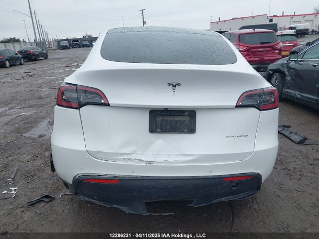 Tesla Model Y 2022 7SAYGDEE1NF330266 Image 16