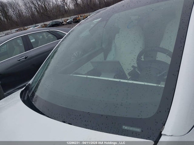 Tesla Model Y 2022 7SAYGDEE1NF330266 Image 17