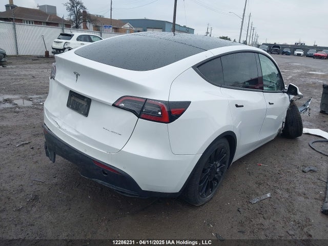 Tesla Model Y 2022 7SAYGDEE1NF330266 Image 4