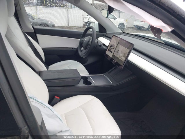 Tesla Model Y 2022 7SAYGDEE1NF330266 Image 5