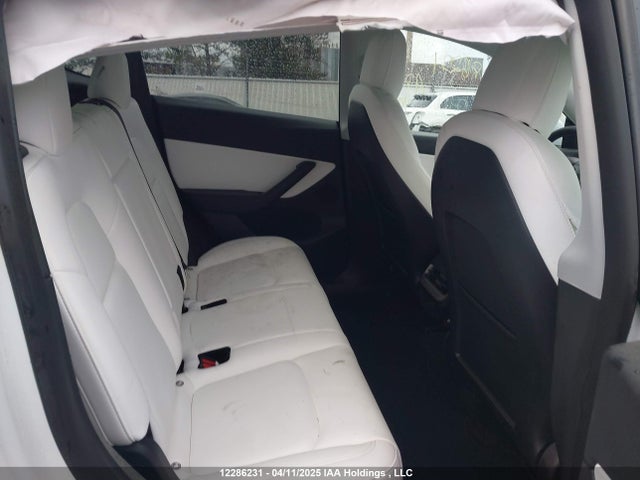 Tesla Model Y 2022 7SAYGDEE1NF330266 Image 8