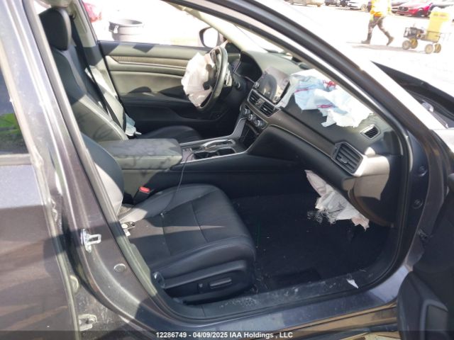 1HGCV2F92JA802529 Honda Accord Touring 2.0t