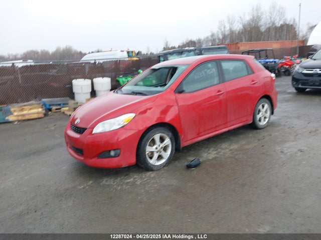 12287024 :رقم المزاد ، 2T1KU4EE1EC135042 vin ، 2014 Toyota Matrix Wagon مزاد بيع