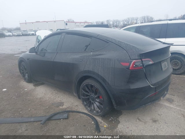 7SAYGDEF6NF399916 Tesla Model Y