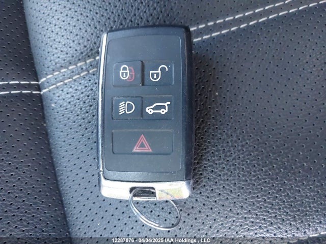 Land Rover aj20p6 2023 SALYT2EU6PA361201 Image 11