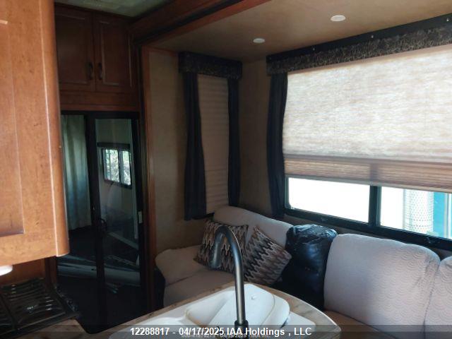 12288817 :رقم المزاد ، 4X4FXLG23EF158541 vin ، 2014 Forest River  مزاد بيع