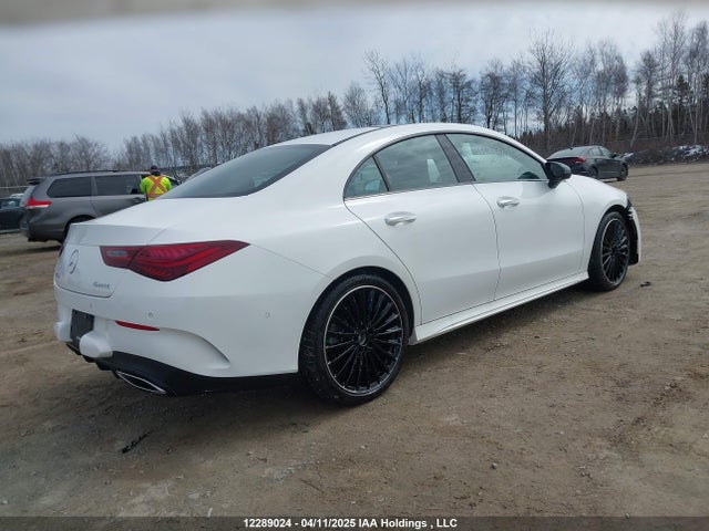 W1K5J4HB9RN458335 Mercedes-Benz m260