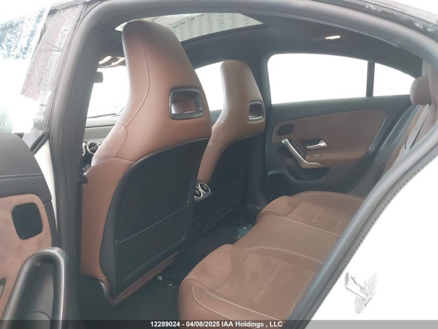 W1K5J4HB9RN458335 Mercedes-Benz m260