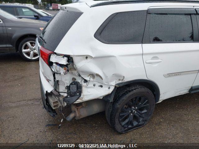 JA4JZ3AX0JZ606784 Mitsubishi Outlander Se/sel