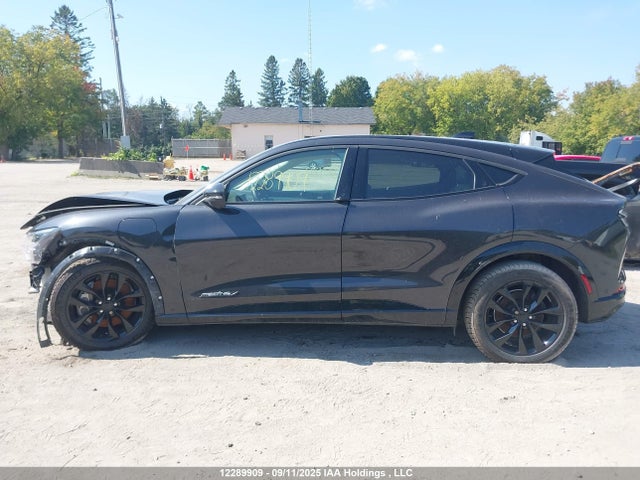3FMTK3SU5NMA26828 Ford Mustang Mach-E