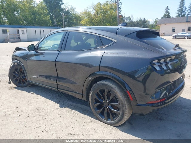 3FMTK3SU5NMA26828 Ford Mustang Mach-E
