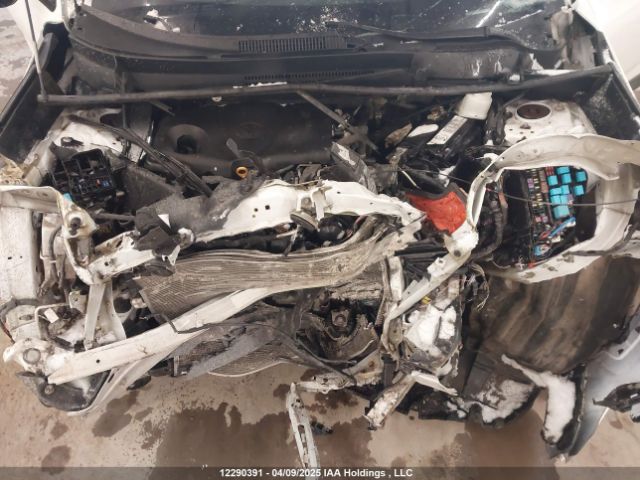 2T3B1RFV8KW047935 Toyota RAV4 LE