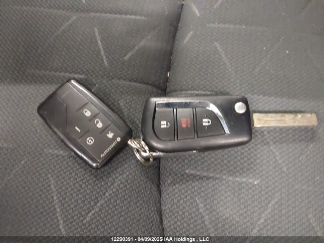 2T3B1RFV8KW047935 Toyota RAV4 LE