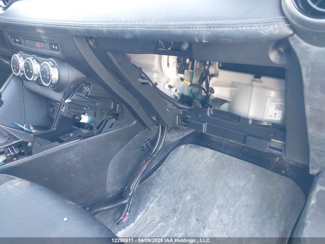 JM1DKFC79M1507521 Mazda Cx-3 Touring