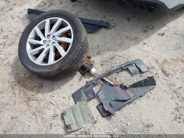 Land Rover LR2 2014 SALFR2BG5EH401664 Image 12