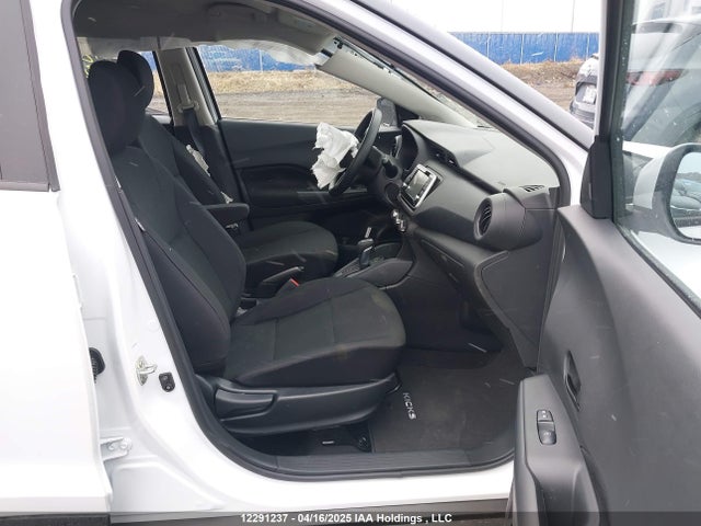 3N1CP5BVXSL475565 Nissan kicks play