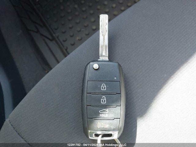 KNADM5A33H6070996 KIA Rio