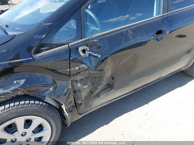 KNADM5A33H6070996 KIA Rio