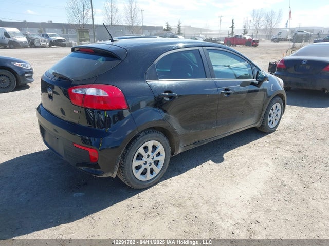 KNADM5A33H6070996 KIA Rio