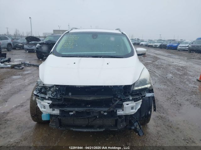 1FMCU9J90EUA00305 Ford Escape Titanium