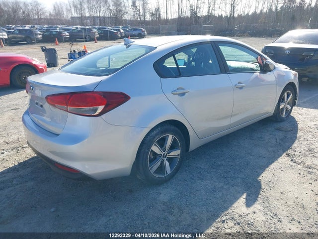 12292329 :رقم المزاد ، 3KPFL4A78JE261664 vin ، 2018 Kia Forte Lx/s مزاد بيع