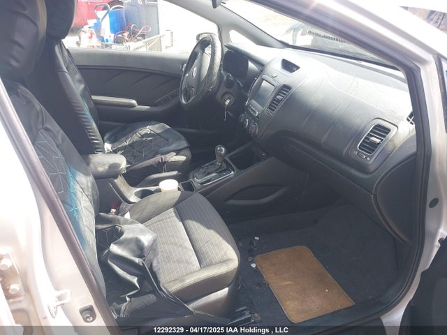 12292329 :رقم المزاد ، 3KPFL4A78JE261664 vin ، 2018 Kia Forte Lx/s مزاد بيع