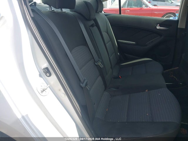 12292329 :رقم المزاد ، 3KPFL4A78JE261664 vin ، 2018 Kia Forte Lx/s مزاد بيع