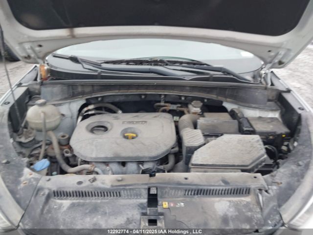 KM8J33A48GU046110 Hyundai Tucson Premium