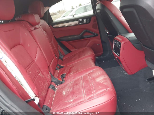 Porsche Cayenne 2023 WP1BA2AY0PDA27397 Image 8