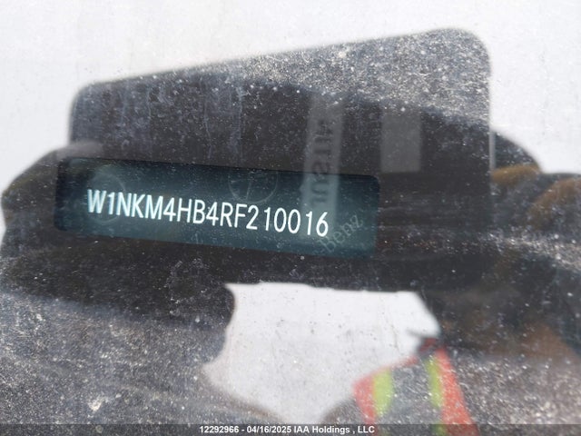 W1NKM4HB4RF210016 Mercedes-Benz m254