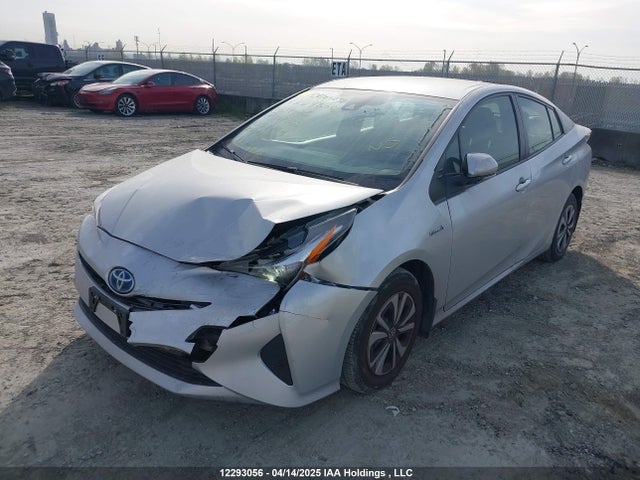 JTDKBRFU2G3017988 Toyota Prius Technology/touring