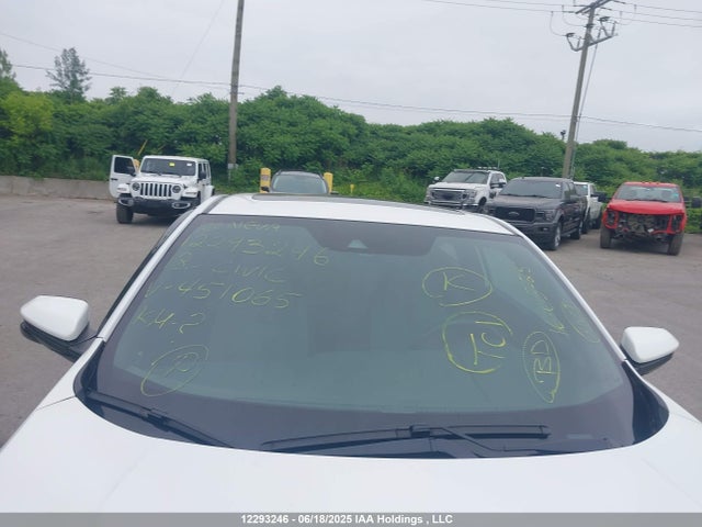 Honda 2018 2018 2HGFC3B4XJH451065 Image 18