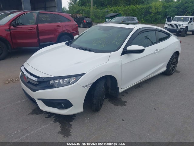 Honda 2018 2018 2HGFC3B4XJH451065 Image 2