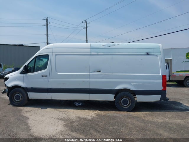 WD3BF1ED0KT013903 Mercedes-Benz m 274 with brake assist