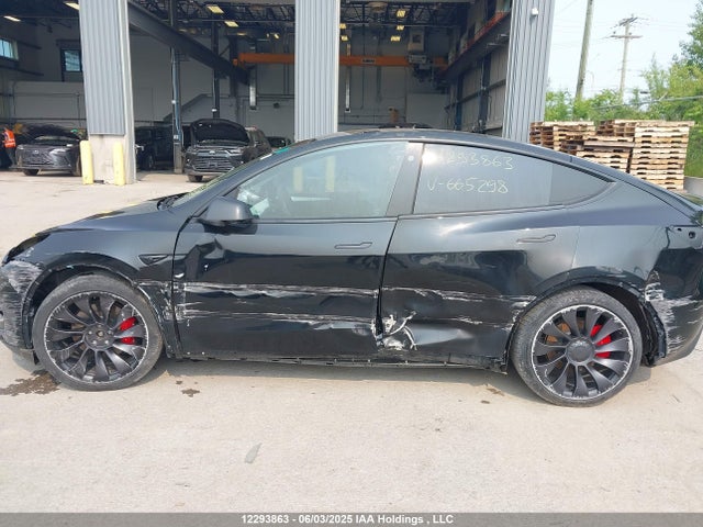 7SAYGDEF7PF665298 Tesla Model Y
