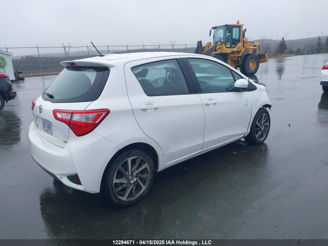 VNKKTUD35KA102877 Toyota Yaris L/le/se