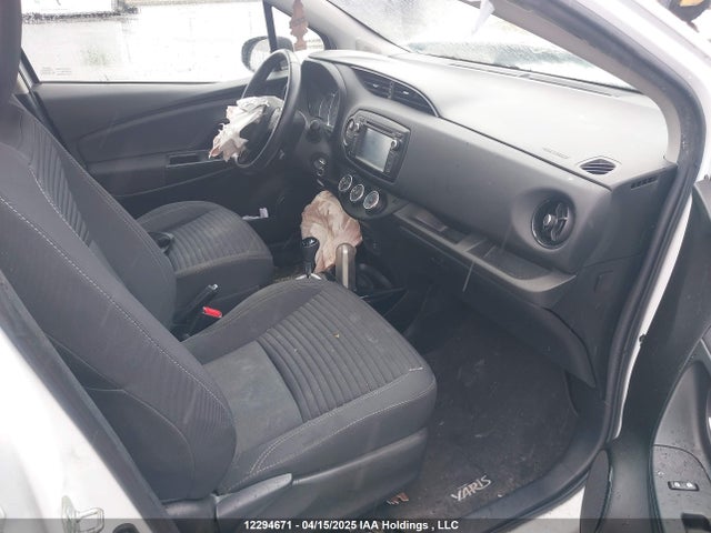 VNKKTUD35KA102877 Toyota Yaris L/le/se