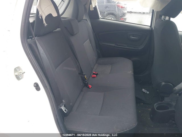 VNKKTUD35KA102877 Toyota Yaris L/le/se