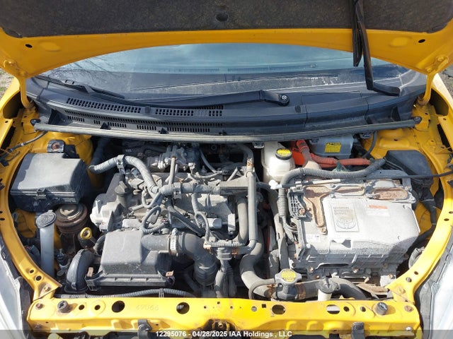 JTDKDTB37E1063877 Toyota PRIUS C