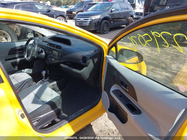 JTDKDTB37E1063877 Toyota PRIUS C