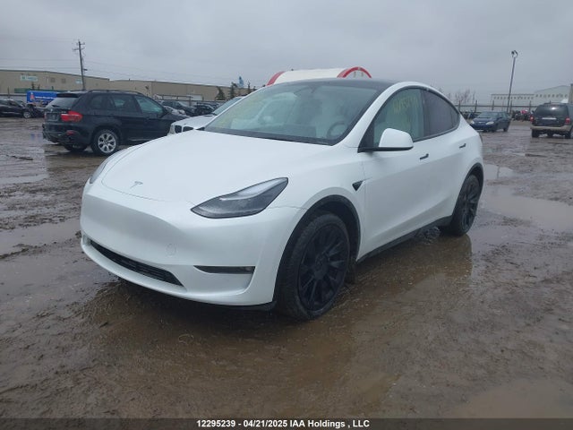 7SAYGDEE7RF012402 Tesla Model Y