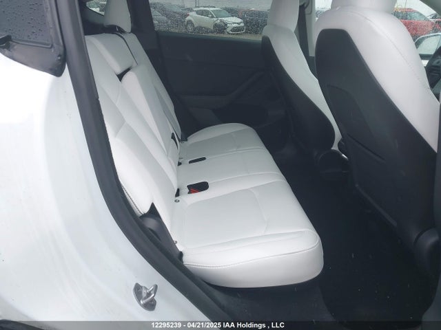 7SAYGDEE7RF012402 Tesla Model Y