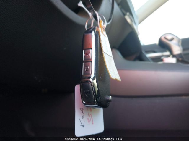 KNDEP2AA2N7245742 KIA Seltos