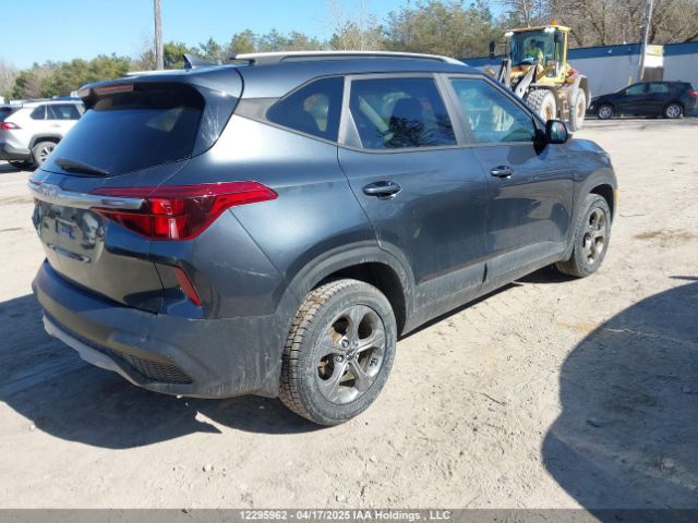 KNDEP2AA2N7245742 KIA Seltos