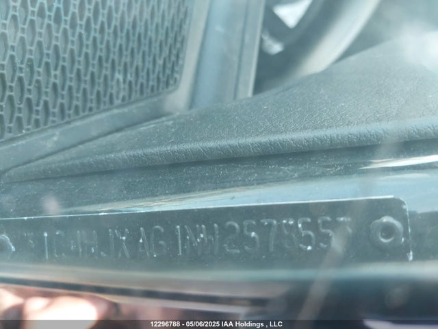 1C4HJXAG1NW257855 Jeep Wrangler Sport