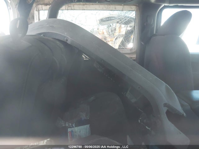 1C4HJXAG1NW257855 Jeep Wrangler Sport