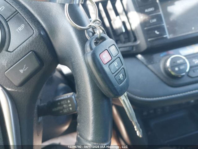 2T3RFREV1HW633662 Toyota Rav4 Xle