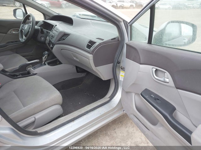12296920 :رقم المزاد ، 2HGFB2F44CH048161 vin ، 2012 Honda Civic Lx مزاد بيع